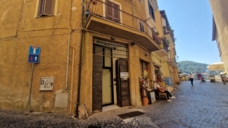 Locale | Nemi | Roma | Lazio | **Nemi - Affittasi Locale Commerciale in Piazza Principe Umberto 1**